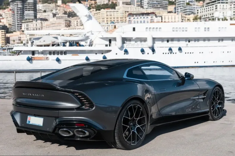 Aston Martin Vanquish din 2025 cu 3.000 km - oferta AST218881 - foto 4