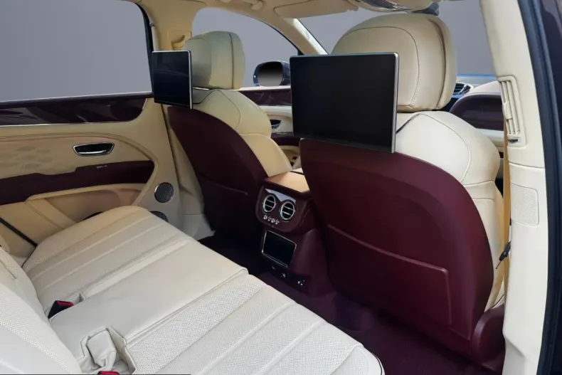 Bentley Bentayga din 2025 cu 9.800 km - oferta BEN218885 - foto 22