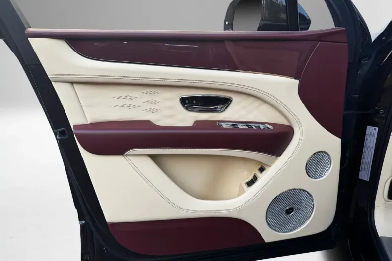 Bentley Bentayga din 2025 cu 9.800 km - oferta BEN218885 - foto 23