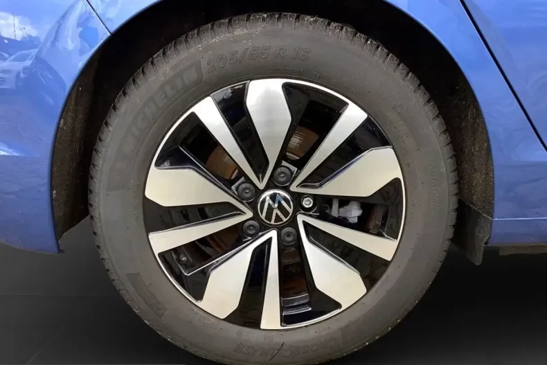 Volkswagen Golf din 2025 cu 25.323 km - oferta VOL218900 - foto 3