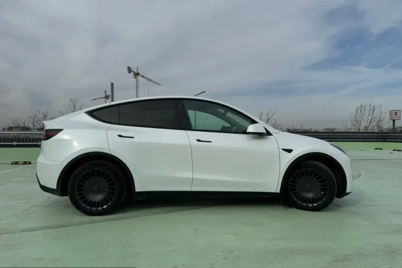 Tesla Model Y din 2022 cu 48.400 km - oferta TES218903 - foto 7