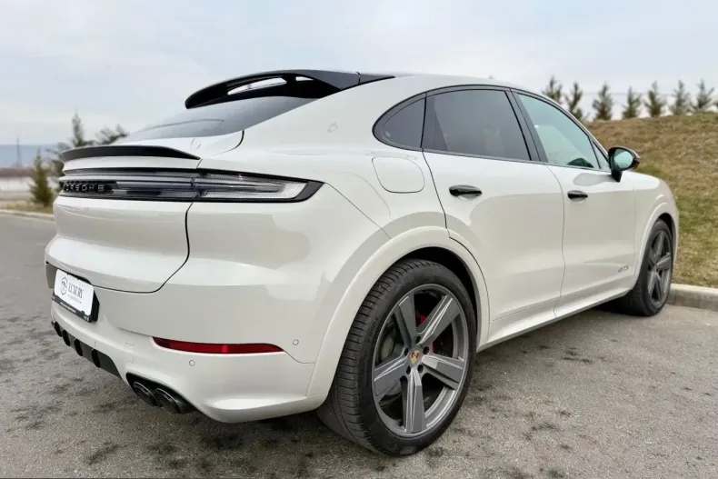 Porsche Cayenne Coupe din 2024 cu 42.200 km - oferta POR218904 - foto 6