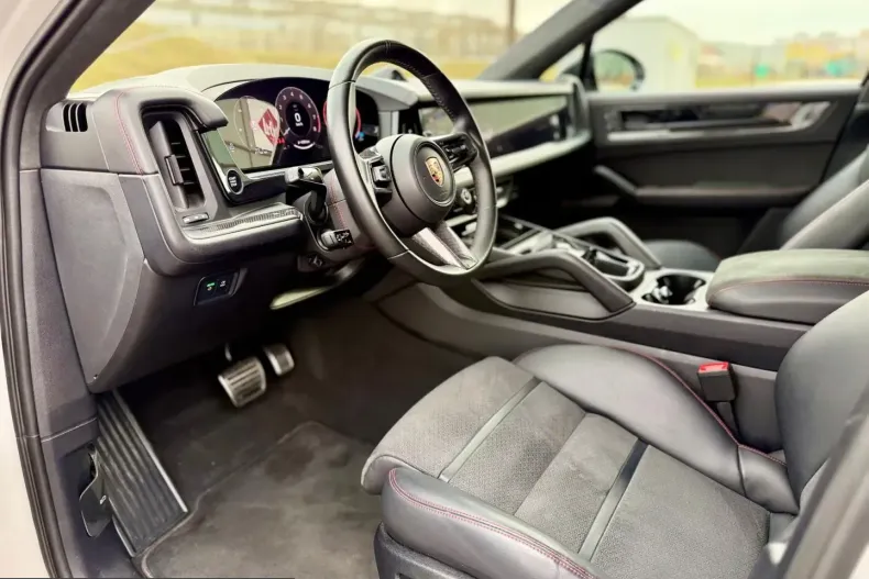 Porsche Cayenne Coupe din 2024 cu 42.200 km - oferta POR218904 - foto 17