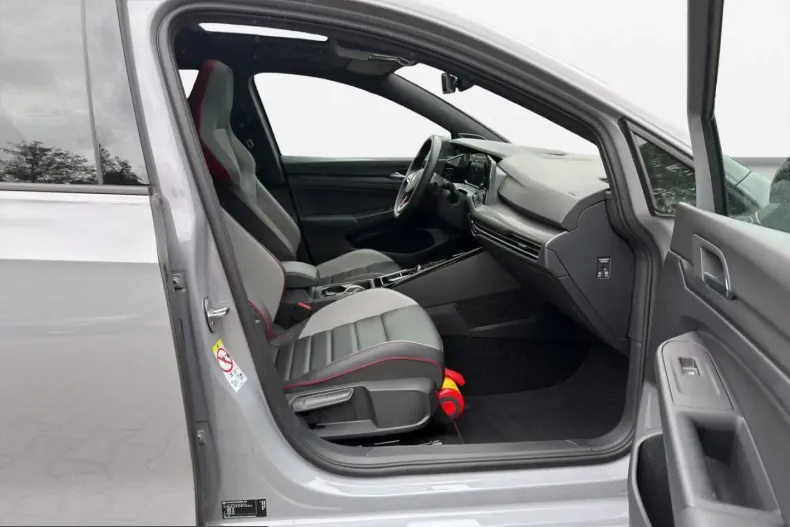Volkswagen Golf din 2023 cu 61.590 km - oferta VOL218909 - foto 10