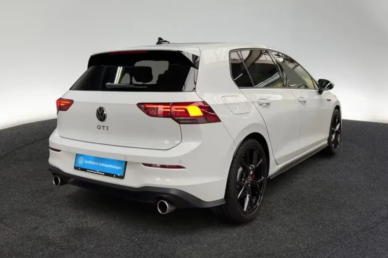Volkswagen Golf din 2024 cu 19.543 km - oferta VOL218910 - foto 4