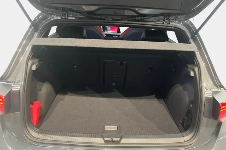 Volkswagen Golf din 2024 cu 32.200 km - oferta VOL218911 - foto 12
