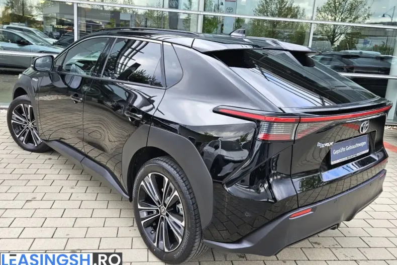 Toyota bZ4X din 2023 cu 24.150 km - oferta TOY218916 - foto 3