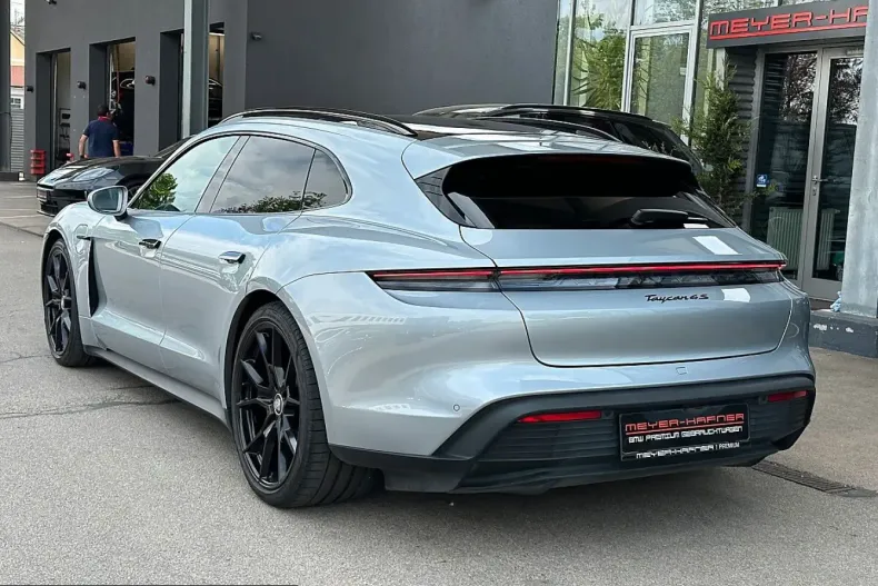Porsche Taycan din 2022 cu 54.900 km - oferta POR218918 - foto 9