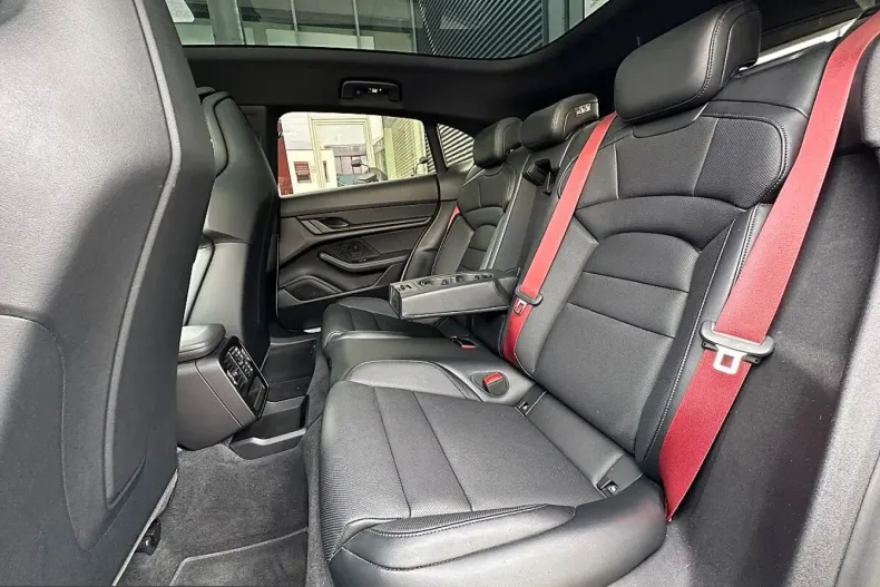 Porsche Taycan din 2022 cu 54.900 km - oferta POR218918 - foto 17