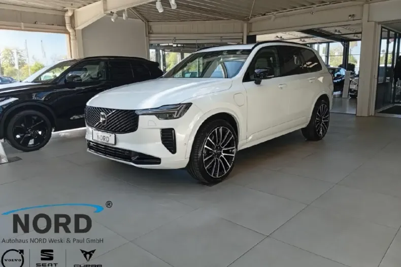 Volvo XC90 din 2025 cu 13.400 km - oferta VOL218930 - foto 1