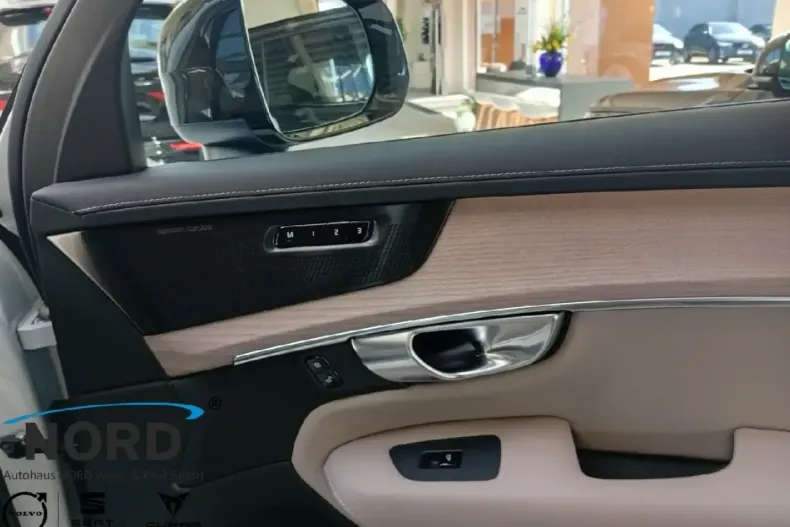 Volvo XC90 din 2025 cu 13.400 km - oferta VOL218930 - foto 29