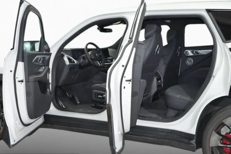 BMW X7 (Seria X) din 2024 cu 38.593 km - oferta BMW218932 - foto 6