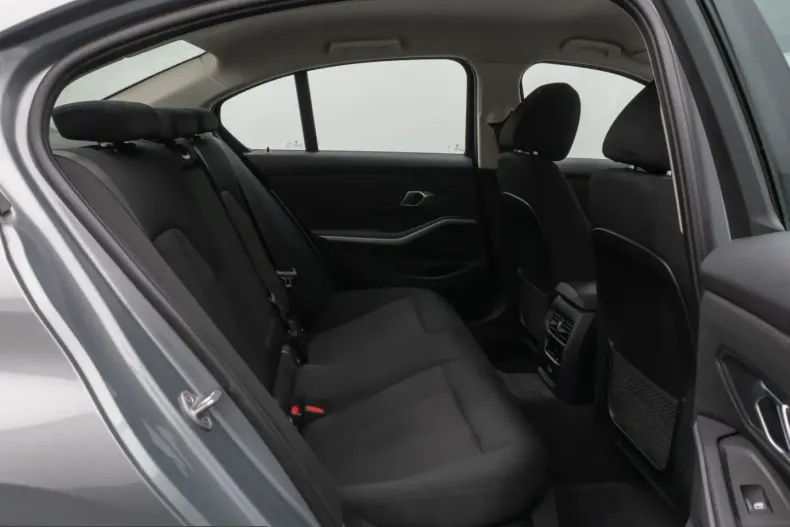 BMW 320 (Seria 3) din 2023 cu 60.761 km - oferta BMW218940 - foto 26