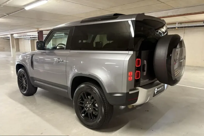 Land Rover Defender din 2023 cu 23.000 km - oferta LAN218977 - foto 8