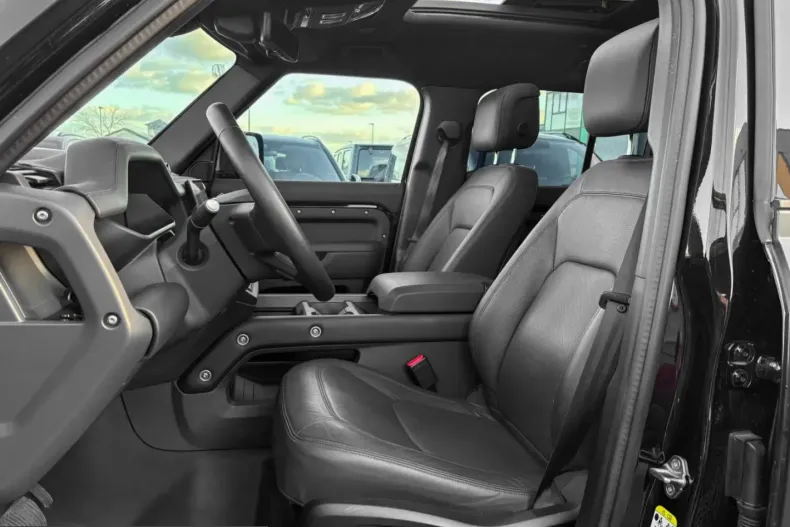 Land Rover Defender din 2025 cu 27.000 km - oferta LAN218980 - foto 16