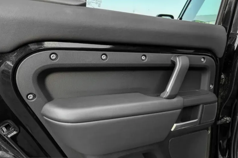Land Rover Defender din 2025 cu 27.000 km - oferta LAN218980 - foto 17