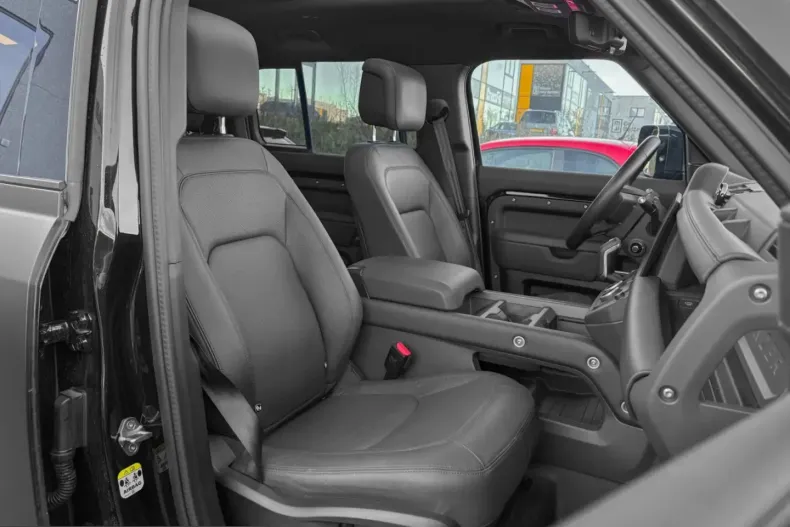 Land Rover Defender din 2025 cu 27.000 km - oferta LAN218980 - foto 22