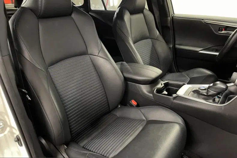 Toyota RAV4 din 2021 cu 86.575 km - oferta TOY218983 - foto 9