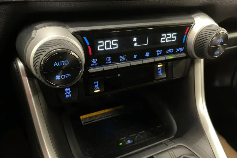 Toyota RAV4 din 2021 cu 86.575 km - oferta TOY218983 - foto 16