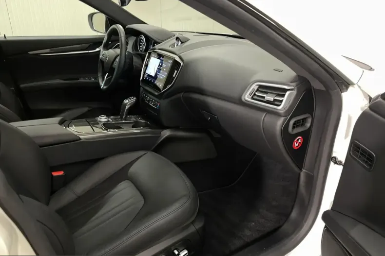 Maserati Ghibli din 2023 cu 88.425 km - oferta MAS218984 - foto 9