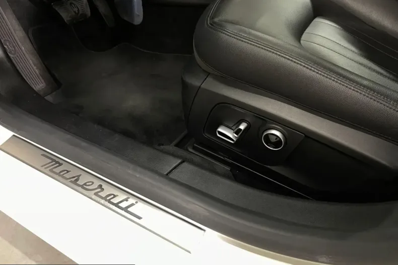 Maserati Ghibli din 2023 cu 88.425 km - oferta MAS218984 - foto 22