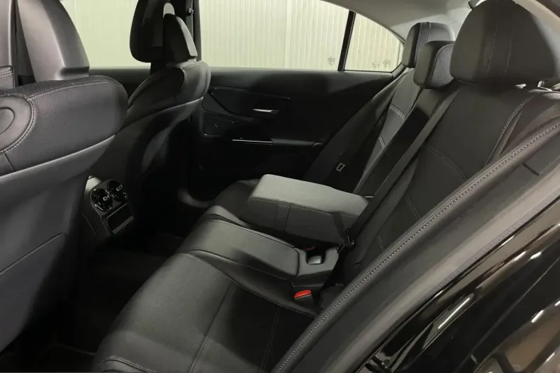 Mercedes-Benz C 300 (Clasa C) din 2022 cu 67.459 km - oferta MER218985 - foto 10
