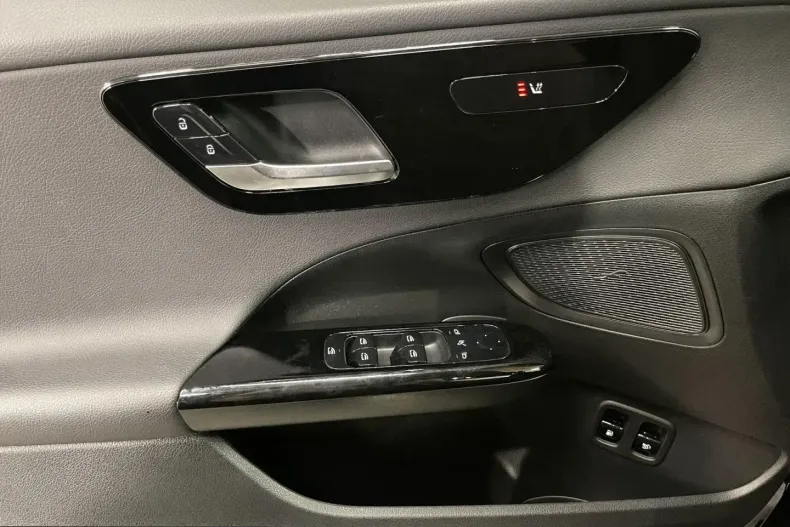 Mercedes-Benz C 300 (Clasa C) din 2022 cu 67.459 km - oferta MER218985 - foto 22