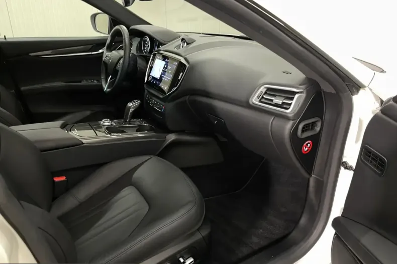 Maserati Ghibli din 2023 cu 88.425 km - oferta MAS218995 - foto 9