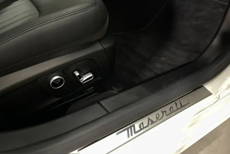 Maserati Ghibli din 2023 cu 88.425 km - oferta MAS218995 - foto 23