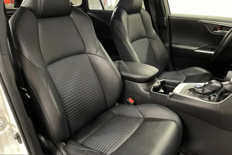Toyota RAV4 din 2021 cu 86.575 km - oferta TOY218996 - foto 9
