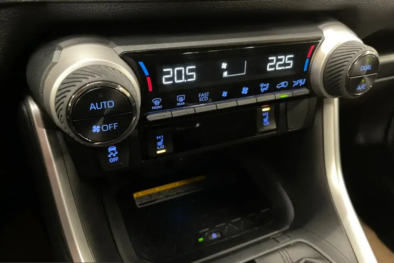 Toyota RAV4 din 2021 cu 86.575 km - oferta TOY218996 - foto 16