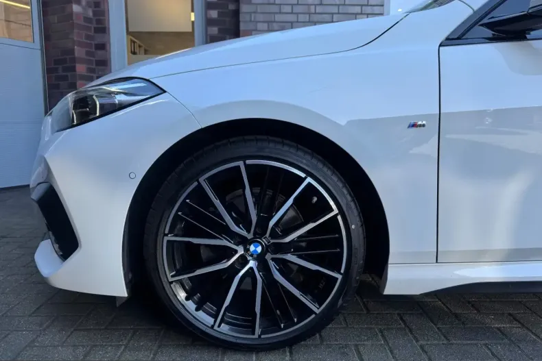 BMW 218i (Seria 2) din 2024 cu 45.100 km - oferta BMW219007 - foto 7