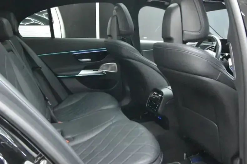 Mercedes-Benz E 400 (Clasa E) din 2023 cu 50.000 km - oferta MER219008 - foto 17