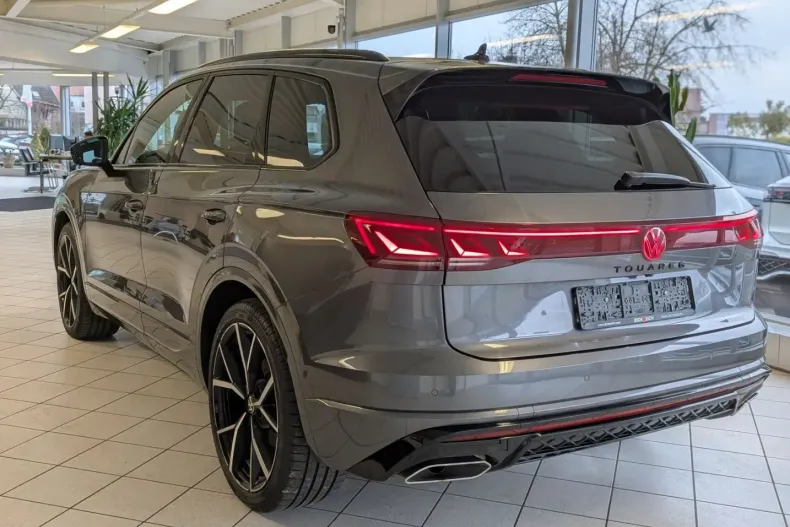 Volkswagen Touareg din 2025 cu 21.139 km - oferta VOL219012 - foto 4