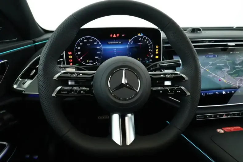 Mercedes-Benz E 400 (Clasa E) din 2025 cu 8.100 km - oferta MER219021 - foto 11