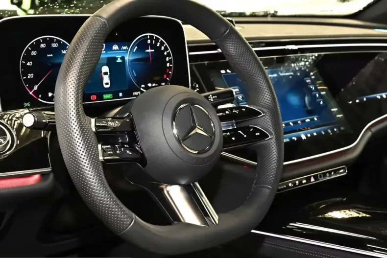 Mercedes-Benz E 400 (Clasa E) din 2025 cu 33.900 km - oferta MER219022 - foto 17