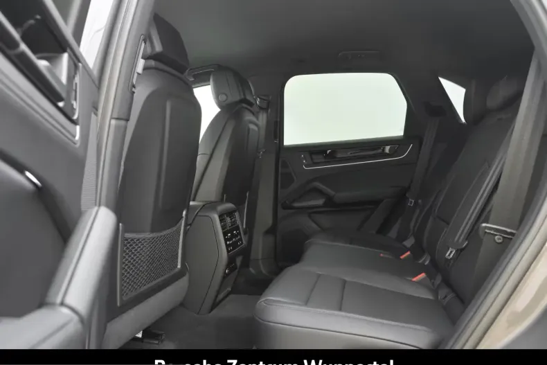 Porsche Cayenne din 2024 cu 1.651 km - oferta POR219025 - foto 16