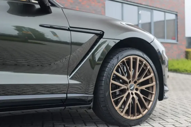 Aston Martin DBX din 2025 cu 4.354 km - oferta AST219033 - foto 14