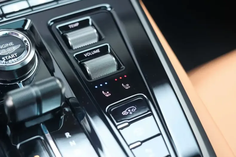 Aston Martin DBX din 2025 cu 4.354 km - oferta AST219033 - foto 29