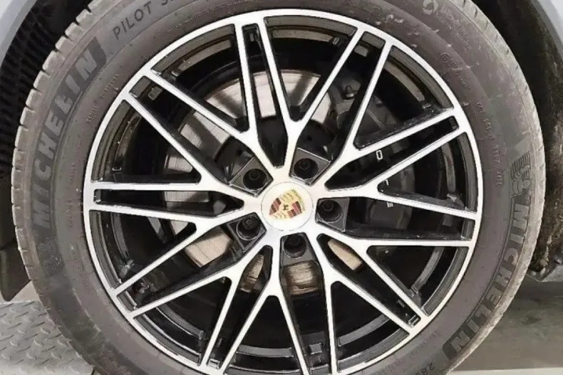 Porsche Cayenne din 2024 cu 15.983 km - oferta POR219040 - foto 12
