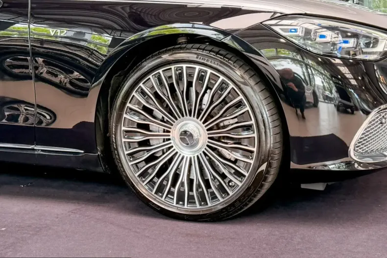 Mercedes-Benz S 680 (Clasa S) din 2024 cu 28.469 km - oferta MER219048 - foto 2