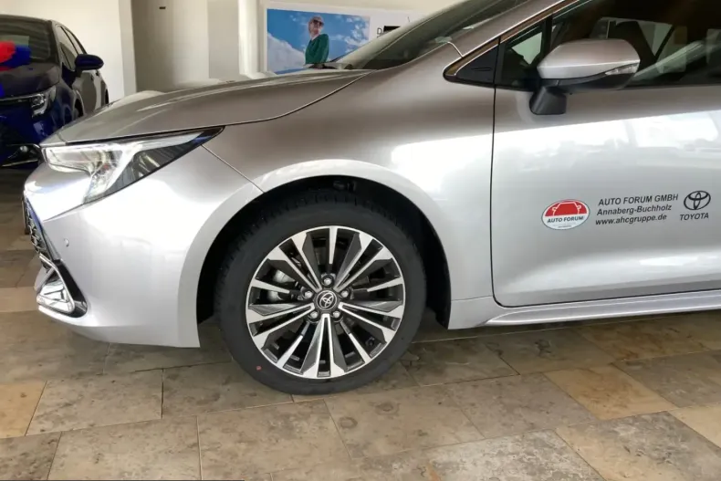 Toyota Corolla din 2025 cu 12.793 km - oferta TOY219071 - foto 5