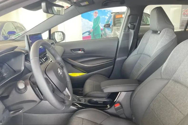 Toyota Corolla din 2025 cu 12.793 km - oferta TOY219071 - foto 7