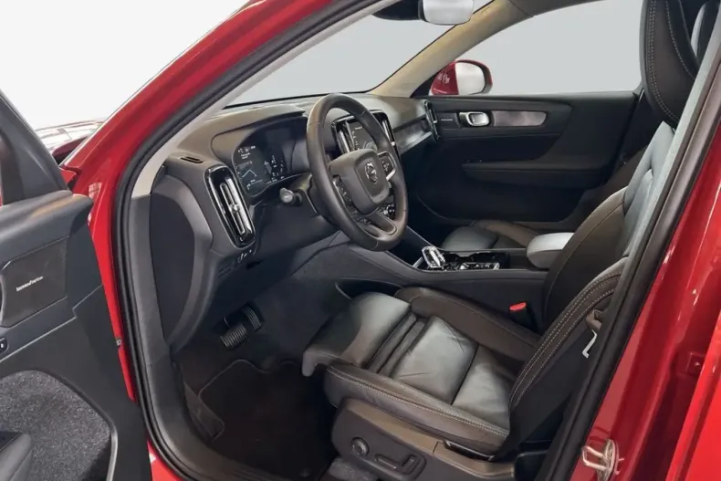 Volvo XC40 din 2024 cu 23.798 km - oferta VOL219104 - foto 9