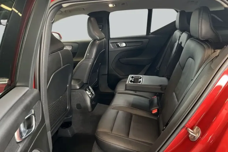 Volvo XC40 din 2024 cu 23.798 km - oferta VOL219104 - foto 10