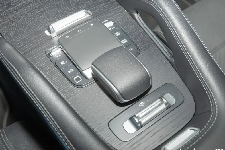 Mercedes-Benz GLE 450 (Clasa GLE) din 2025 cu 22.007 km - oferta MER219121 - foto 25