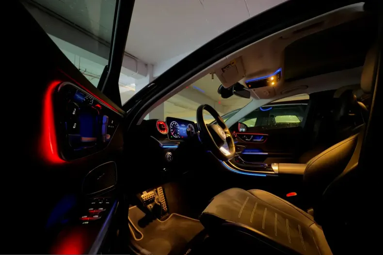 Mercedes-Benz C 300 (Clasa C) din 2023 cu 101.000 km - oferta MER219125 - foto 14