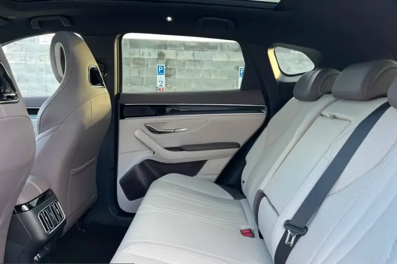 BYD Seal U din 2025 cu 6.000 km - oferta BYD219128 - foto 17
