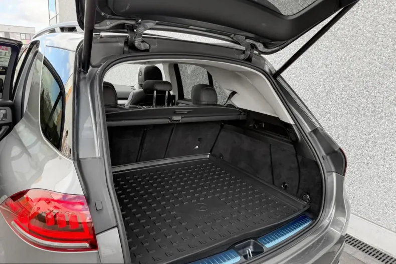 Mercedes-Benz GLE 400 (Clasa GLE) din 2023 cu 59.990 km - oferta MER219136 - foto 23