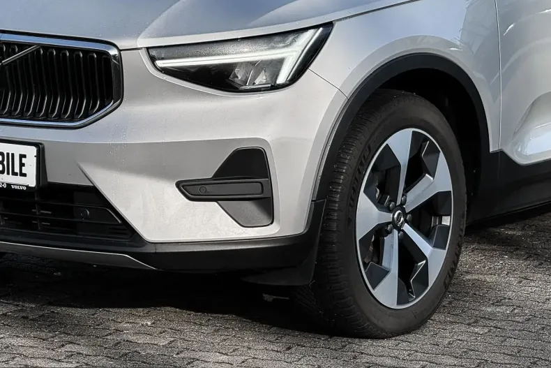 Volvo XC40 din 2023 cu 30.499 km - oferta VOL219141 - foto 3